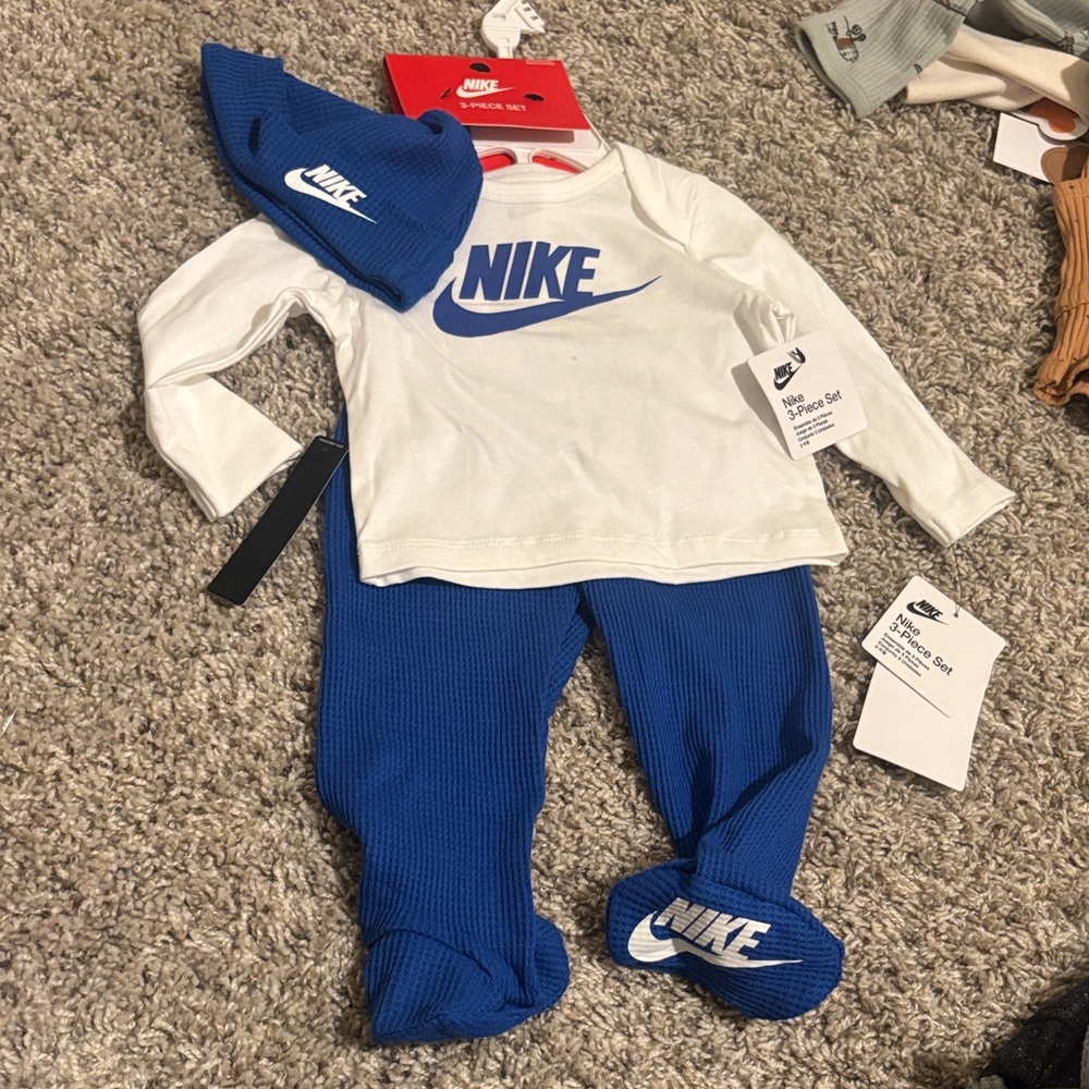 Nike Kids White and Blue Set